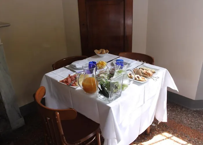 Lejlighedshotel Torre Di Jano Dimora Storica 2*