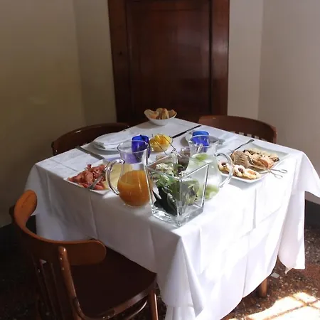 Ξενοδοχείο με διαμερίσματα Torre Di Jano Dimora Storica 3*